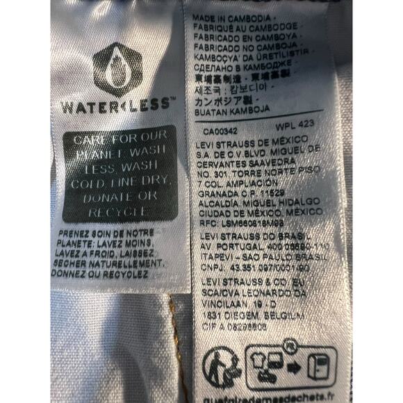 LEVI 501 5-pocket Button-fly Distressed Cut-off Denim Shorts Ladies Size W31 - Picture 4 of 6